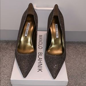 Gorgeous Bronze Manolo Blahnik pumps/heels